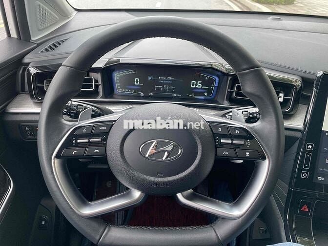 Custin 2024 bản 2.0T cao cấp