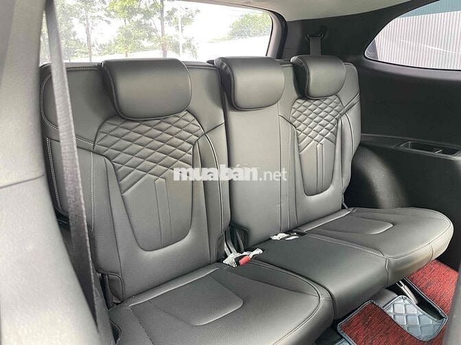 Custin 2024 bản 2.0T cao cấp