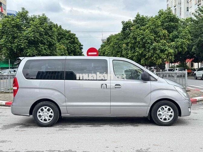 Bán xe Hyundai Grand Starex 9 chỗ số tự động 2017