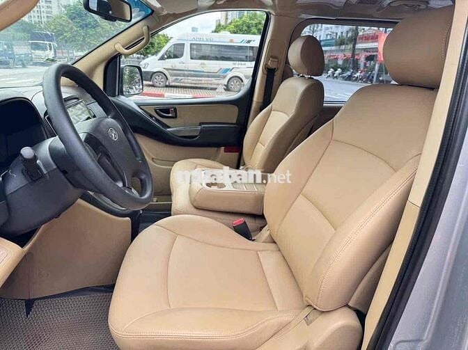 Bán xe Hyundai Grand Starex 9 chỗ số tự động 2017