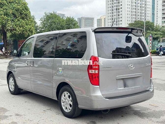 Bán xe Hyundai Grand Starex 9 chỗ số tự động 2017