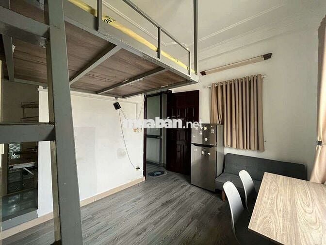 Phòng có gác full nội thất cửa sổ trời gần HIU UEF HUTECH 5p đi qua Q1