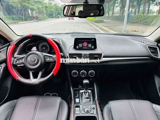 Mazda 3 2019 1.5L Luxury - 72000 km