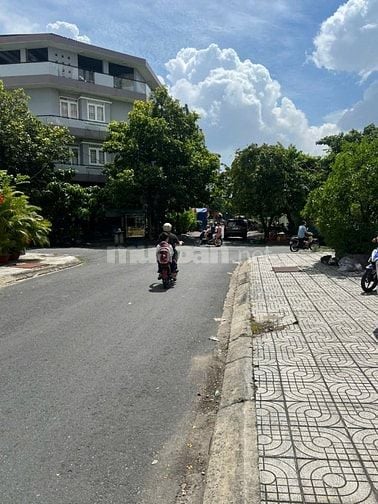 Bán nhà đường số 3 KDC Bông Sao P5Q8. 4x16m 3 lầu