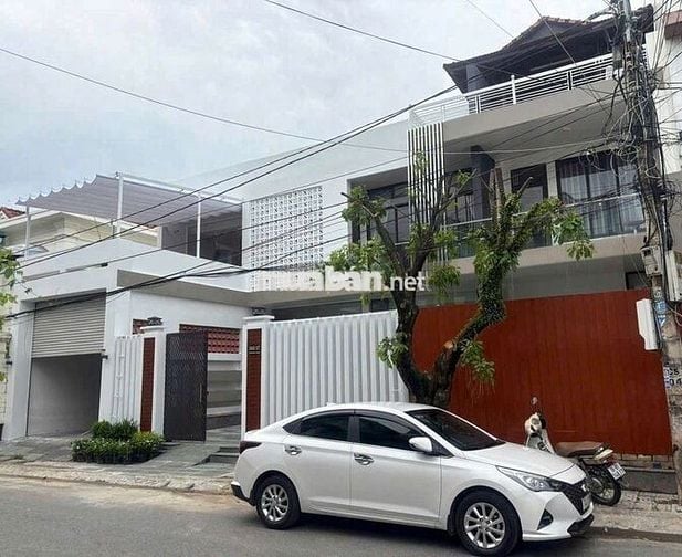 Cần bán gấp biệt thự trung tâm thành phố Quảng Ngãi