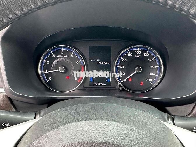 Xe 7 Chỗ Xpander 1.5 sx 2013 AT Premium