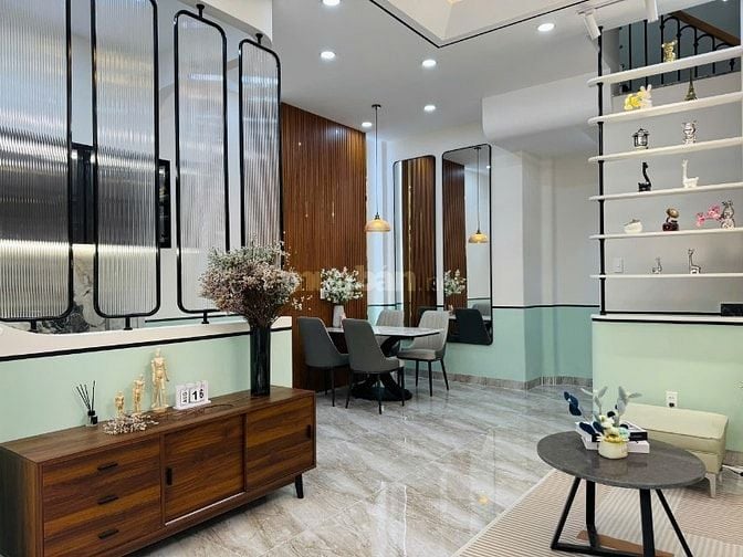 6,4 Tỷ Nhà đẹp 3 tầng đúc btct 3PN khu vip P3Q8 Sổ Hồng Riêng