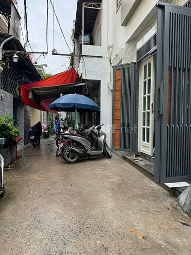 6,4 Tỷ Nhà đẹp 3 tầng đúc btct 3PN khu vip P3Q8 Sổ Hồng Riêng