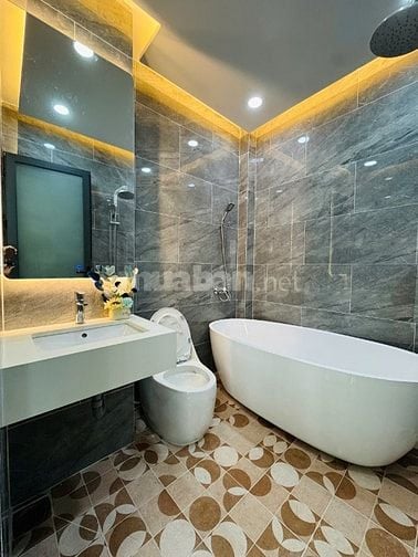 6,4 Tỷ Nhà đẹp 3 tầng đúc btct 3PN khu vip P3Q8 Sổ Hồng Riêng