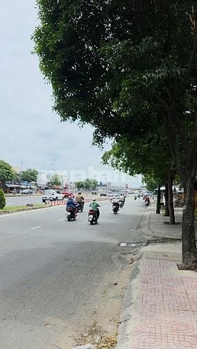 Bán nhà mặt tiền 550m², Đường Trường Chinh, P.Đông Hưng Thuận 