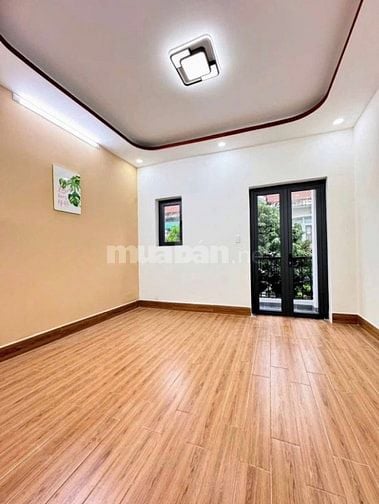 Bán gấp nhà Lý Chính Thắng Q3, 56m² ,1 trệt 1 lầu, 3PN 2WC, giá 2,2 tỷ