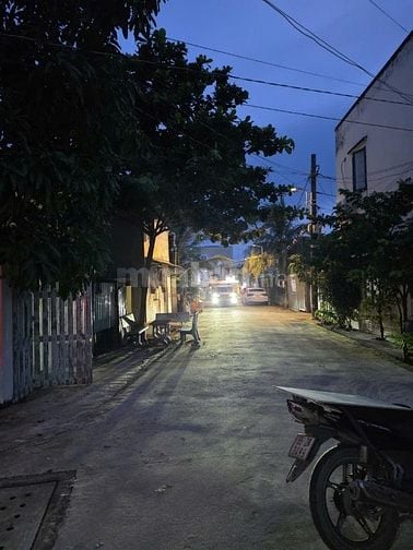 Nhà góc 2 mặt tiền đường 8m, không bị lộ giới Lê Văn Lương NHà Bè