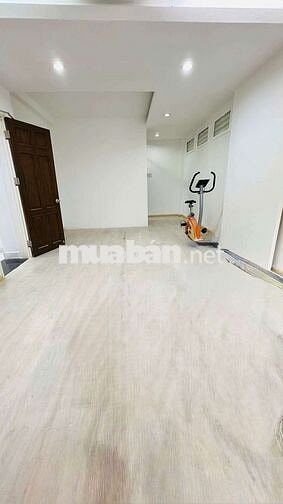 Cho thuê biệt thự giá rẻ 12 x 20 có 3 lầu 6pn 6wc sân thượng