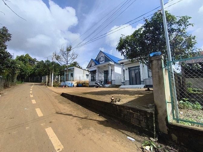 BÁN GẤP CĂN NHÀ CẤP 4 NGAY XÃ LỘC AN 403M2 CÓ 250M THỔ CƯ GIÁ : 1,8 TỶ