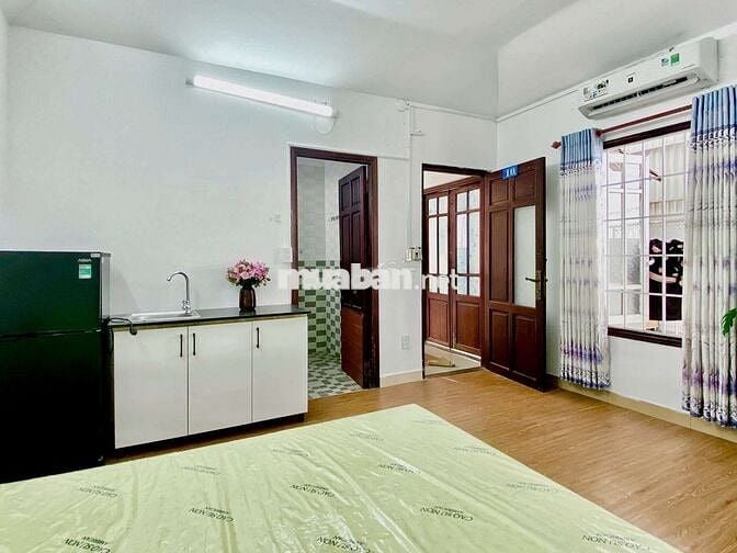 CHÍNH CHỦ CHO THUÊ PHÒNG BANCOL NGAY CHỢ XÓM MỚI