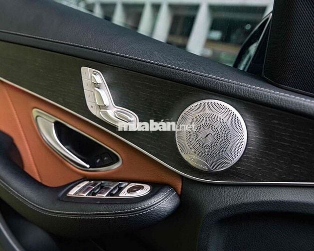 Mercedes C300 AMG Facelift - Đen Nâu - 59.000 km