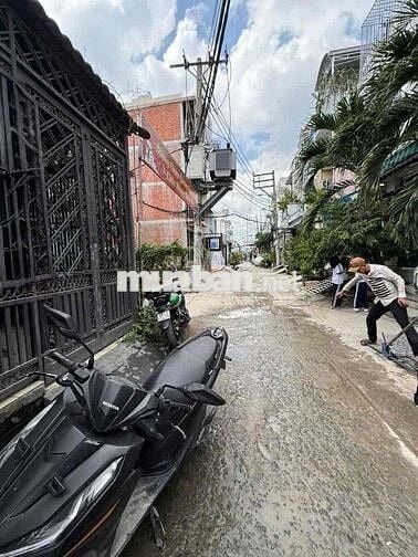 nhà thuê gốc 2MT Bùi tư toàn an lạc bình Tân DT 60m giá 11tr