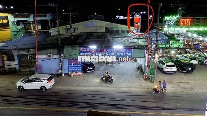 xưởng mặt tiền kinh doanh show room, ngang 16 m