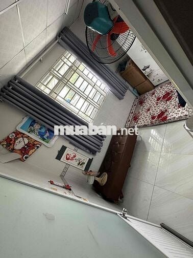 Nhà 1 trệt 1 lầu 2PN 2WC. đang sử dụng ổn định.