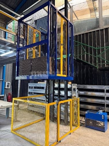 Thang Nâng Hàng Thủy Lực - Cơ khí Việt Thành