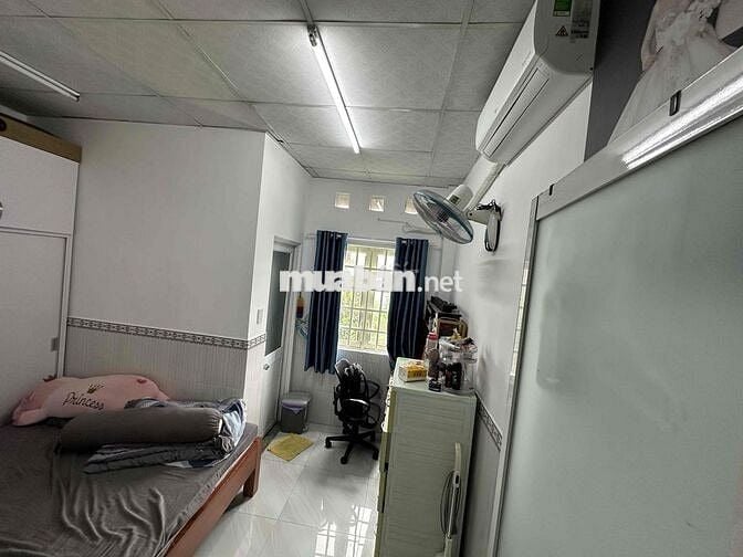 Nhà 1 trệt 1 lầu 2PN 2WC. đang sử dụng ổn định.