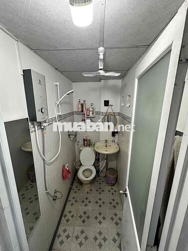 Nhà 1 trệt 1 lầu 2PN 2WC. đang sử dụng ổn định.