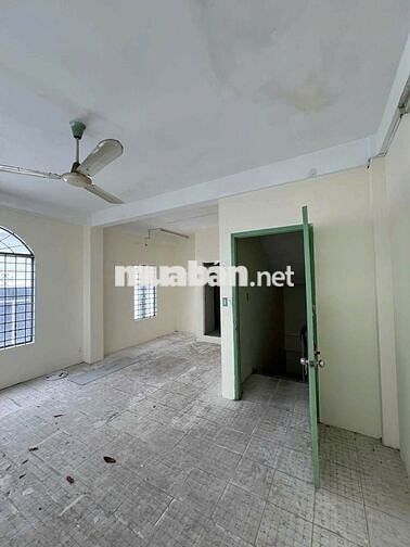 Góc 2 mặt tiền Nguyễn Hiền, Quận 3 ngang 5m; 4 tầng giá chỉ 29 triệu