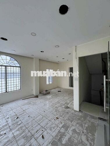 Góc 2 mặt tiền Nguyễn Hiền, Quận 3 ngang 5m; 4 tầng giá chỉ 29 triệu