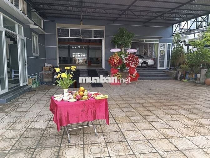 Mặt bằng đường CMT8, 320m² kinh doanh, văn phòng, trung tâm dạy học