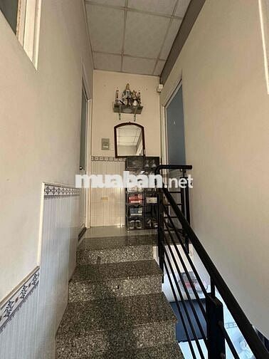 Nhà 1 trệt 1 lầu 2PN 2WC. đang sử dụng ổn định.