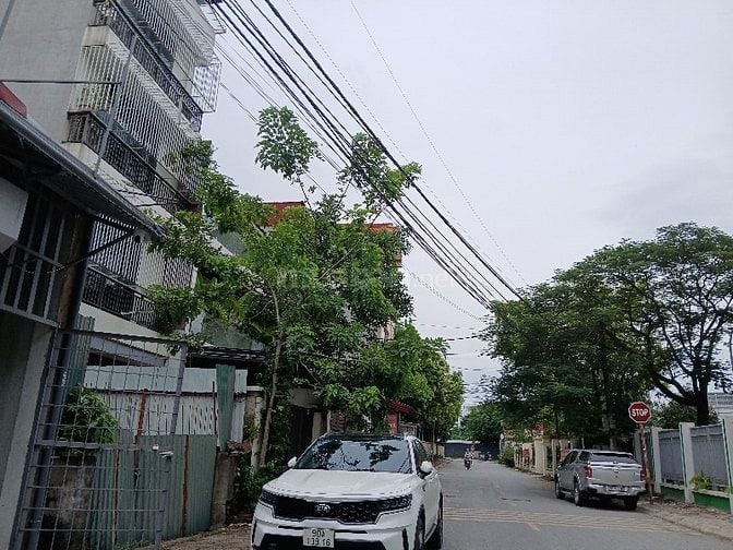 cho thuê nhà nguyên căn dt 100m2