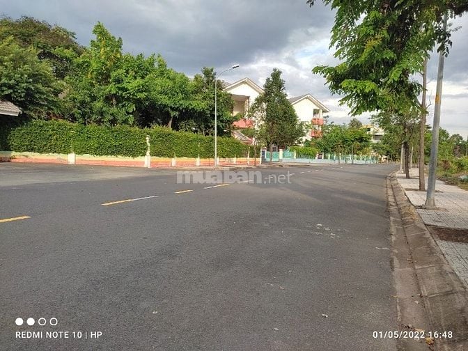 Đất Cát lái Q.2 5x20 sổ đỏ cầm tay 70tr/m đường thông gần trường