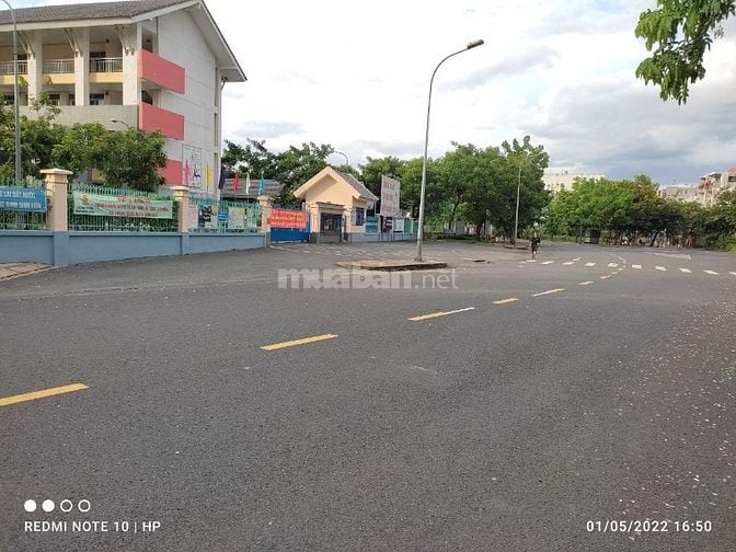 Đất Cát lái Q.2 5x20 sổ đỏ cầm tay 70tr/m đường thông gần trường