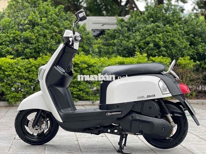 Cuxi 100 fi 2011 màu trắng xe như mới