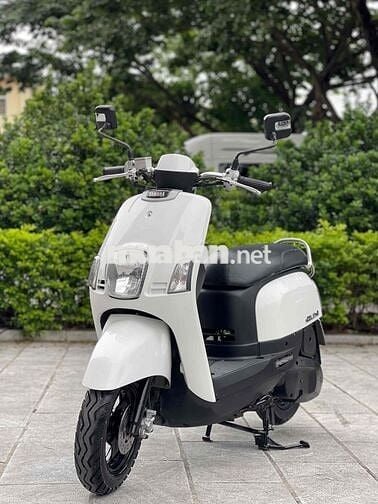 Cuxi 100 fi 2011 màu trắng xe như mới