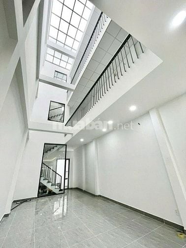 CHO THUÊ NHÀ HẺM XE HƠI CMT8 – P.12, Q.10 – NHÀ MỚI XÂY, NỞ HẬU 8M –