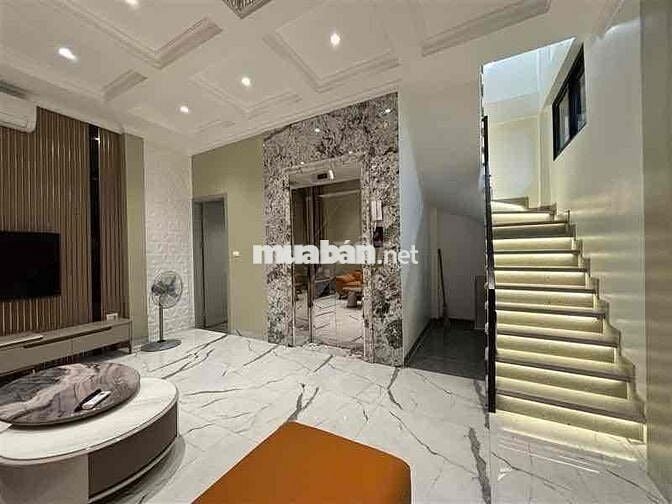 Bán nhà 6 tầng thang máy , 33,7m2 , Mt 6m - phố Khâm Thiên - Đống Đa