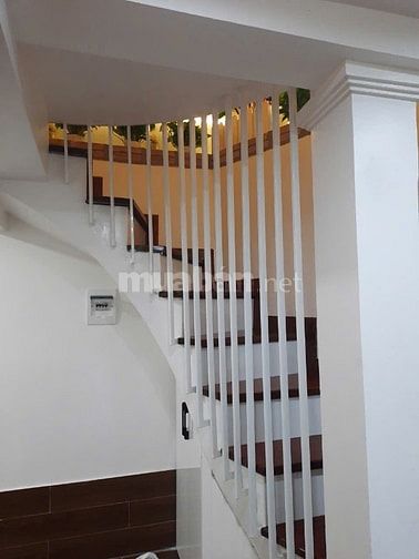 Cho thuê căn hộ duplex ngõ 92 Cửa Bắc, Ba Đình, 2 phòng ngủ, siêu vip