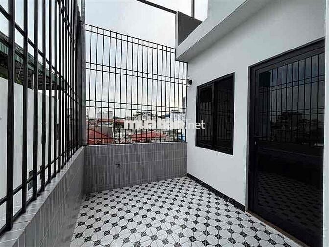 Bán nhà 6 tầng thang máy , 33,7m2 , Mt 6m - phố Khâm Thiên - Đống Đa