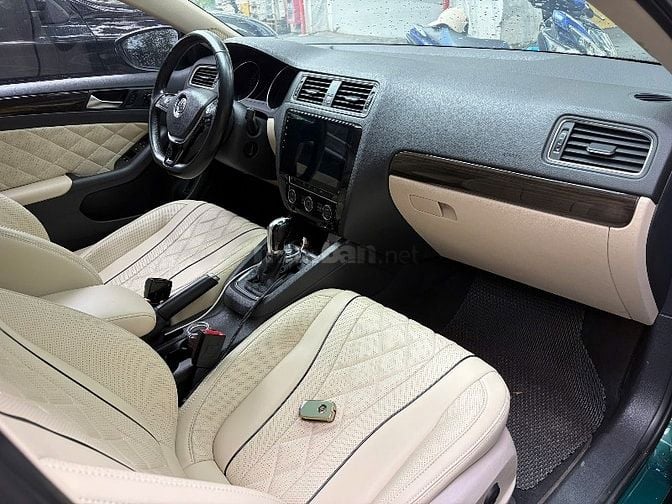Bán xe Volkswagen Jetta 1.4 TSI turbo siêu tiết kiệm nhiên liệu