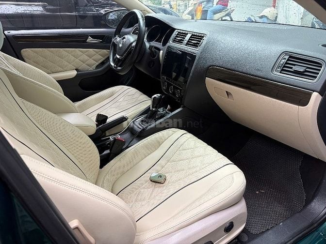 Bán xe Volkswagen Jetta 1.4 TSI turbo siêu tiết kiệm nhiên liệu