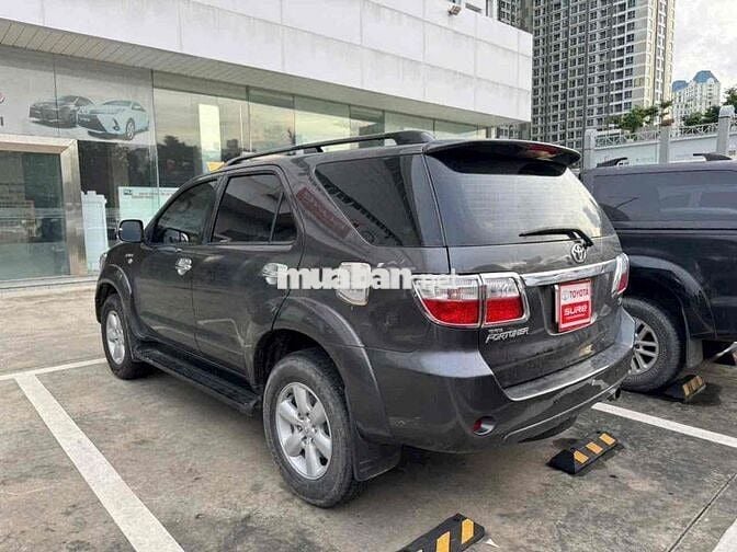 TOYOTA FORTUNER XĂNG 2 cầu 7 chỗ 2009 giá 3xx tr