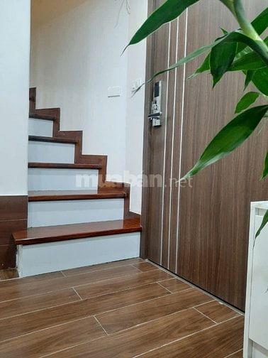 Cho thuê căn hộ duplex ngõ 92 Cửa Bắc, Ba Đình, 2 phòng ngủ, siêu vip