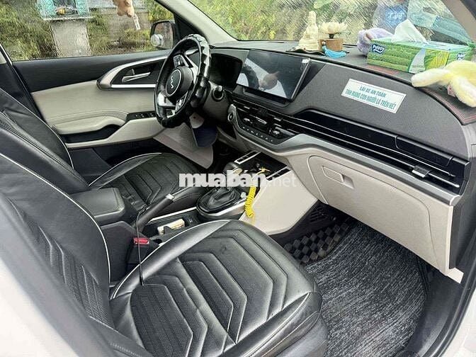 em cần ra đi con xe Kia Carens cuối 2023