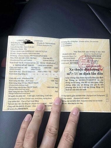em cần ra đi con xe Kia Carens cuối 2023