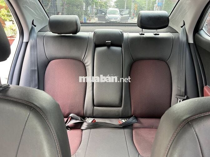 Hyundai i10 sedan 2019 số tự động máy xăng