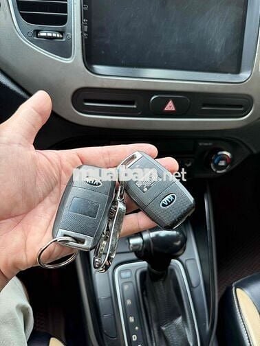 Bán Kia rondo sx 2016 bản 1.7 số tự độg máy dầu