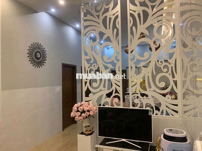 BÁN NHÀ 150M2 ĐƯONG XE HƠI NGỦ NHÀ MỚI TINH TẶNG LUÔN NỘI THẤT