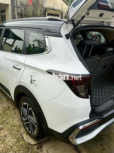 em cần ra đi con xe Kia Carens cuối 2023