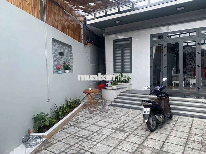 BÁN NHÀ 150M2 ĐƯONG XE HƠI NGỦ NHÀ MỚI TINH TẶNG LUÔN NỘI THẤT